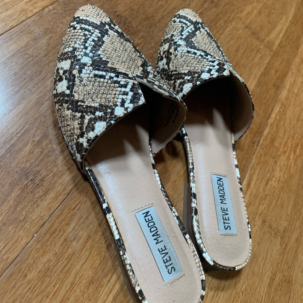 Steve Madden Pointed Toe Slides Pointy Toe Animal… - image 3